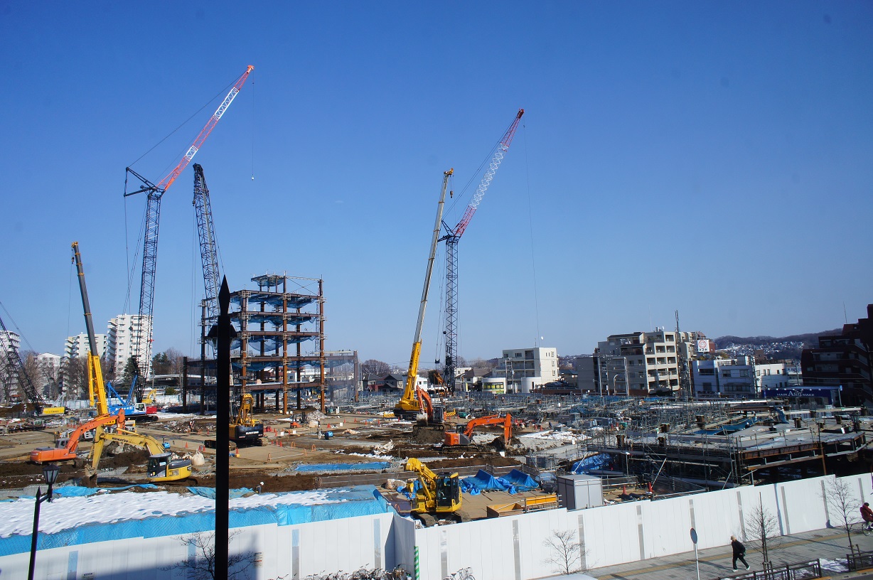 日野市、「イオンモール多摩平の森」店工事進行中、、