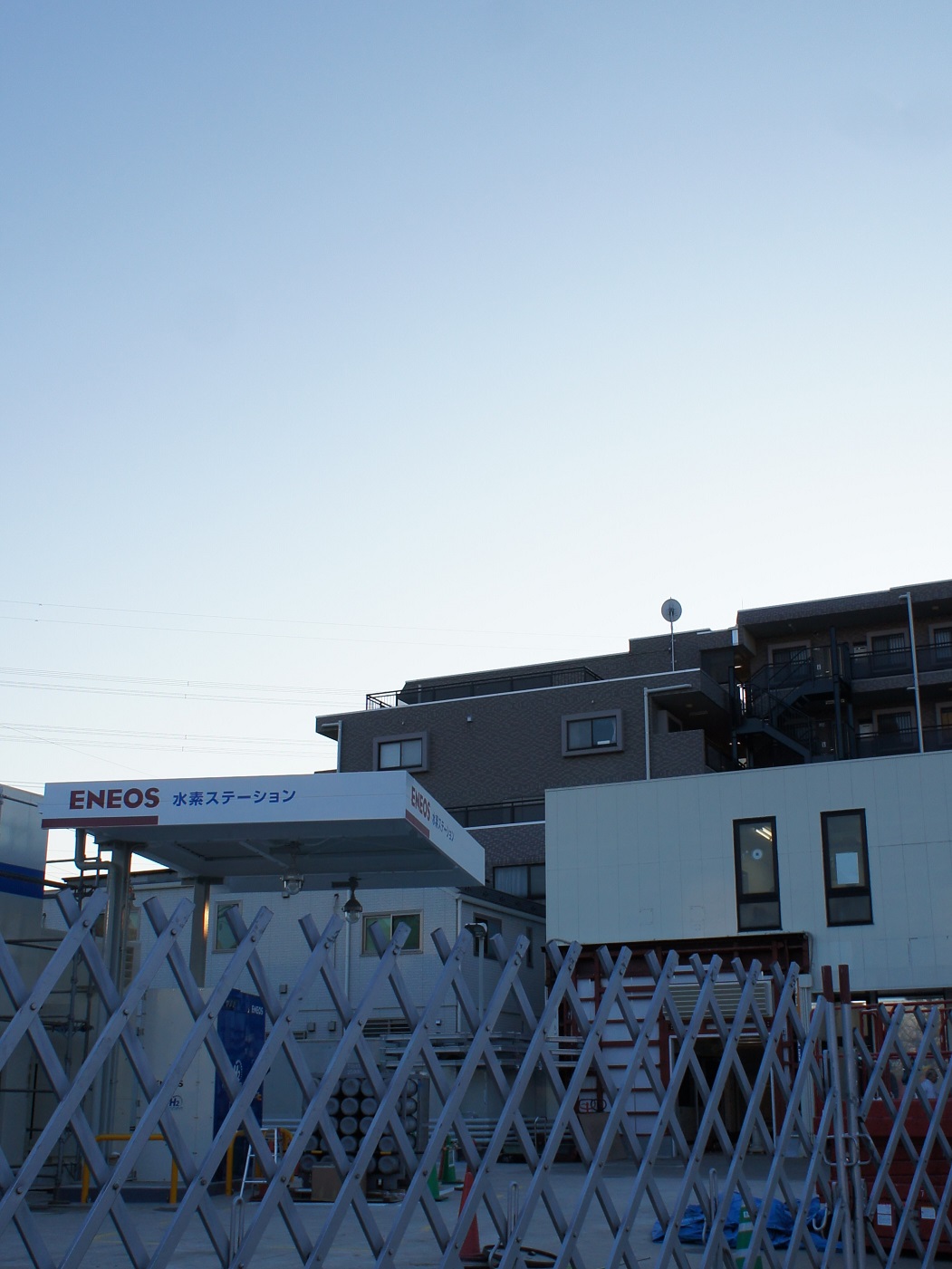 家の近くに、「ＥＮＥＯＳ 水素ステーション」、建設中、、、