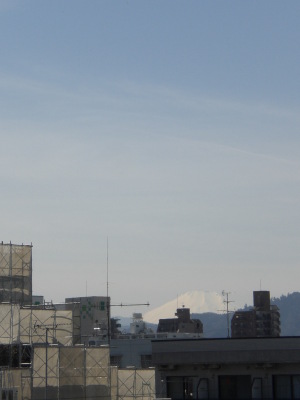 富士山の見える屋上で、、、　放射線線量測定。。。